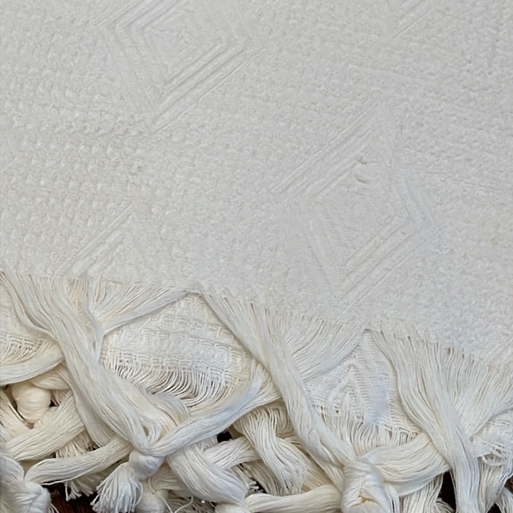 Bedspread - Picture 2 of 7